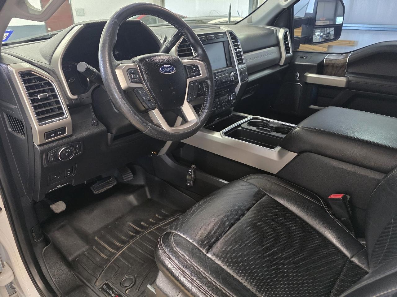 Ford Super Duty F-350 DRW SuperCab 162" WB Lariat 4WD 2018