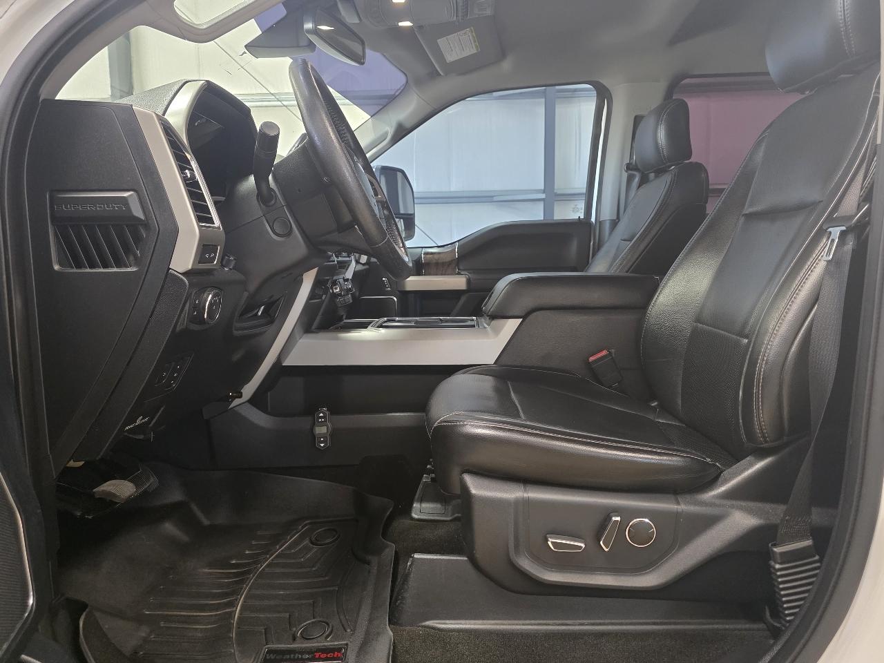 Ford Super Duty F-350 DRW SuperCab 162" WB Lariat 4WD 2018