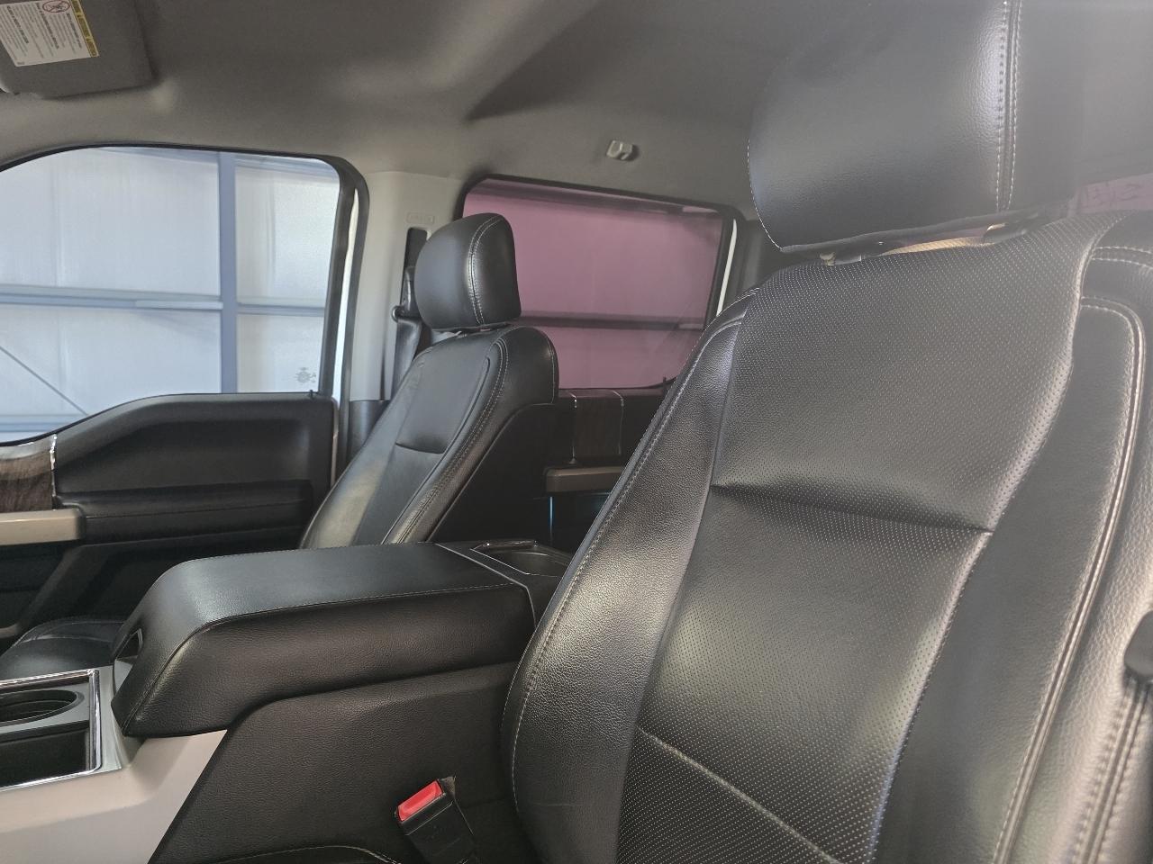 Ford Super Duty F-350 DRW SuperCab 162" WB Lariat 4WD 2018