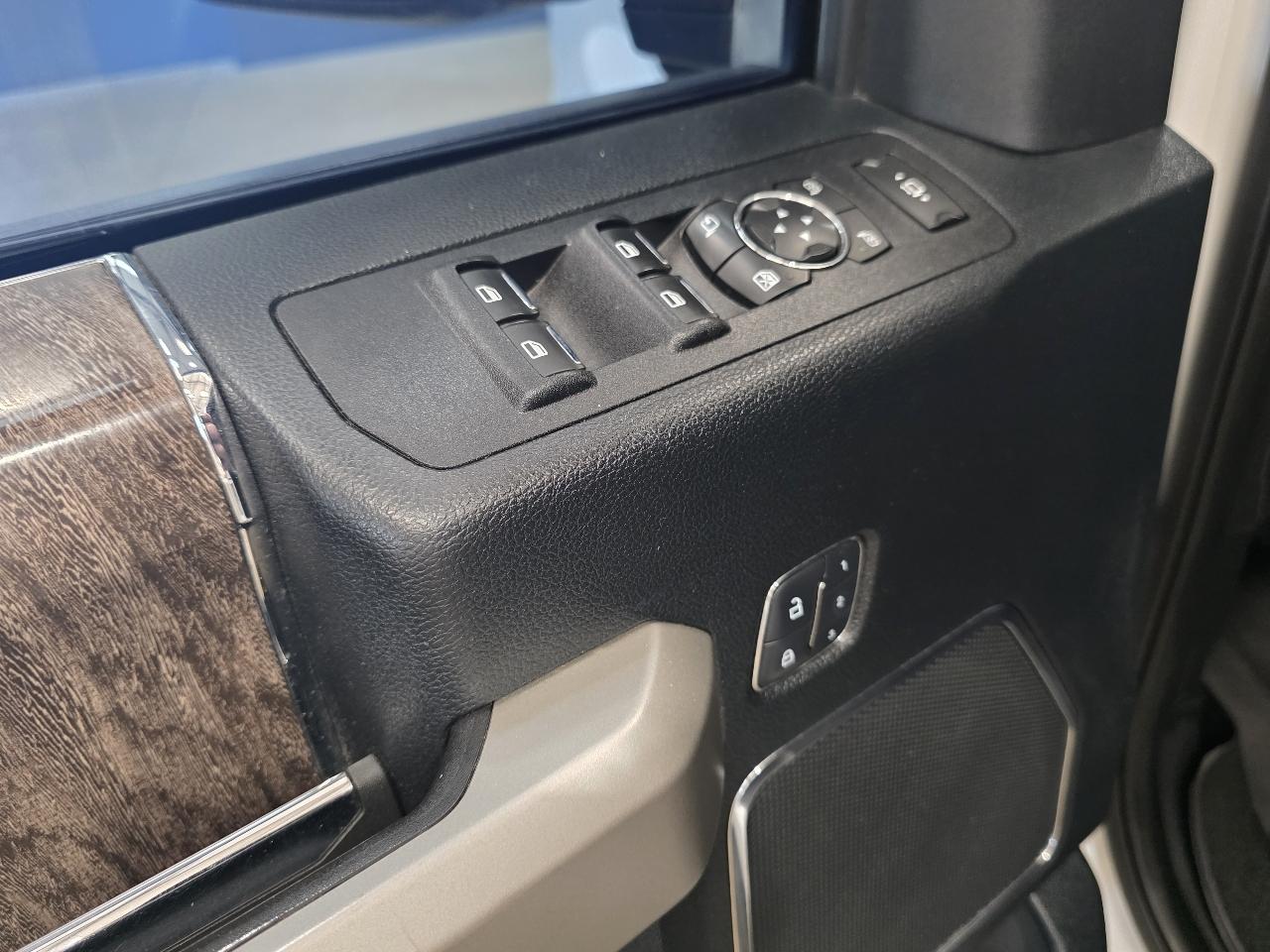 Ford Super Duty F-350 DRW SuperCab 162" WB Lariat 4WD 2018