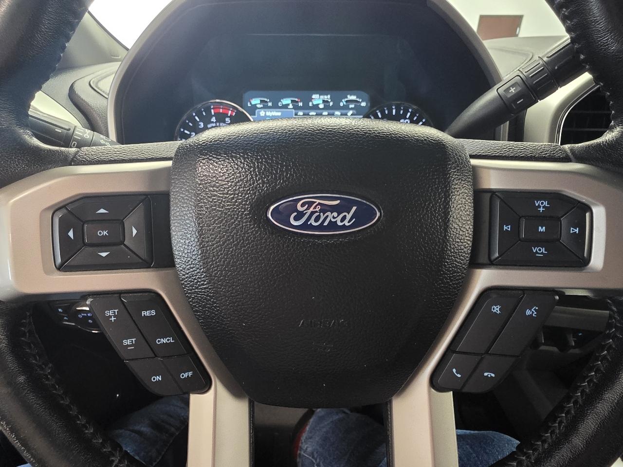 Ford Super Duty F-350 DRW SuperCab 162" WB Lariat 4WD 2018