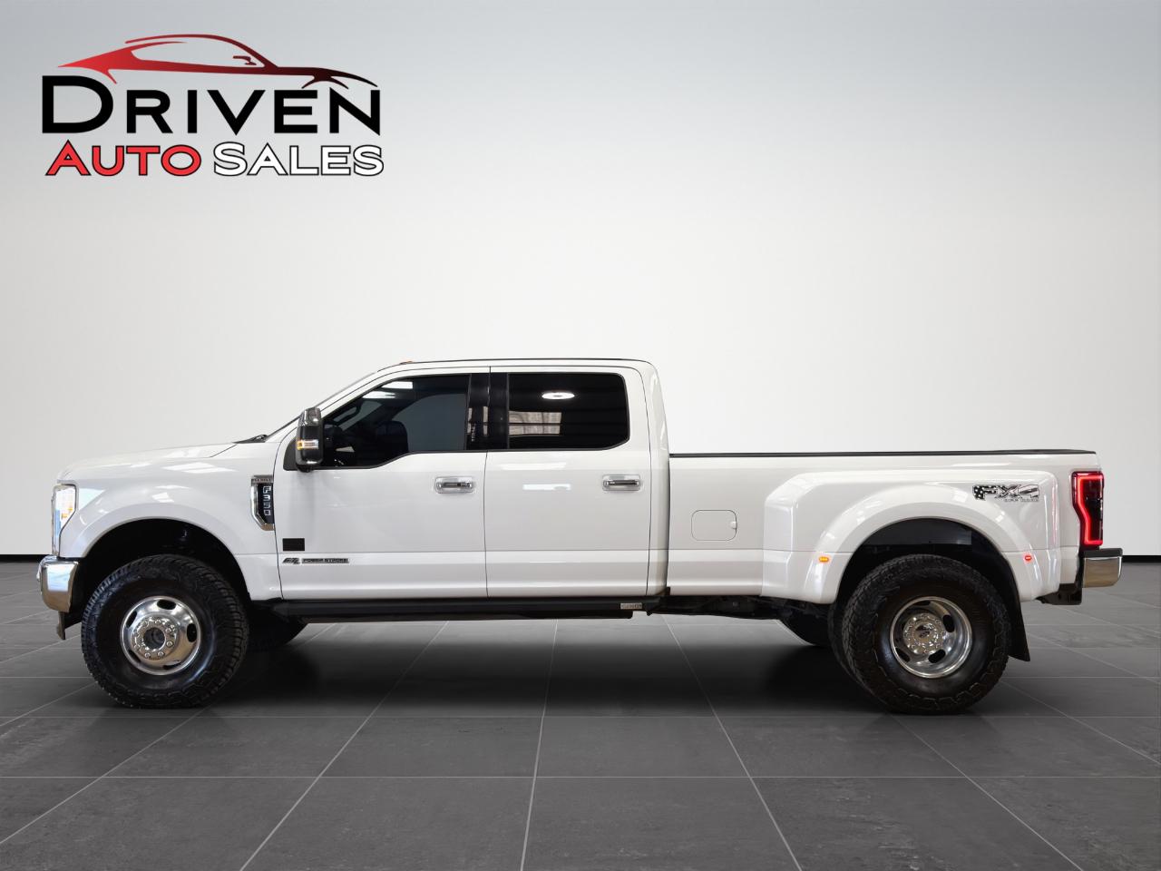 2018 Ford Super Duty F-350 DRW SuperCab 162" WB Lariat 4WD