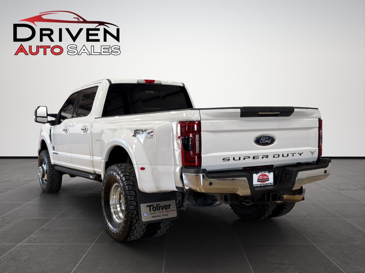 Ford Super Duty F-350 DRW SuperCab 162" WB Lariat 4WD 2018