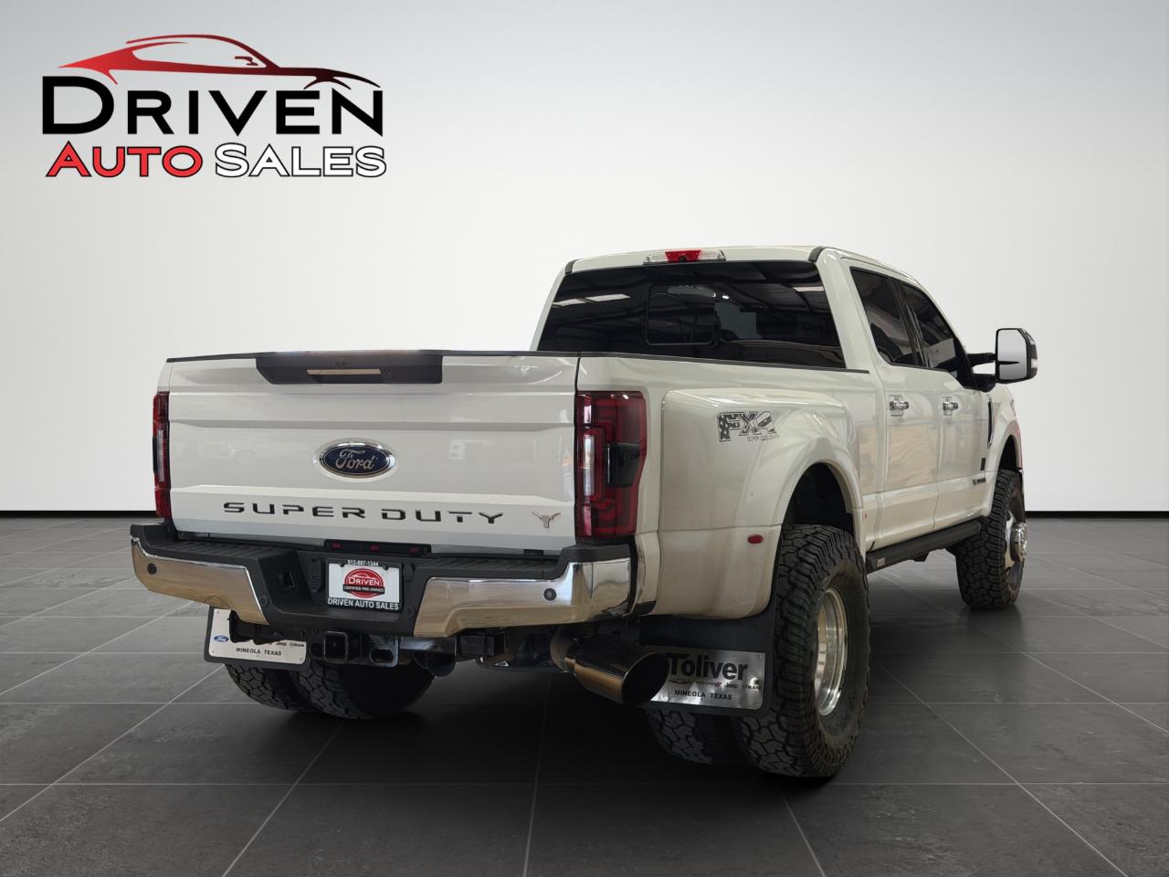 Ford Super Duty F-350 DRW SuperCab 162" WB Lariat 4WD 2018