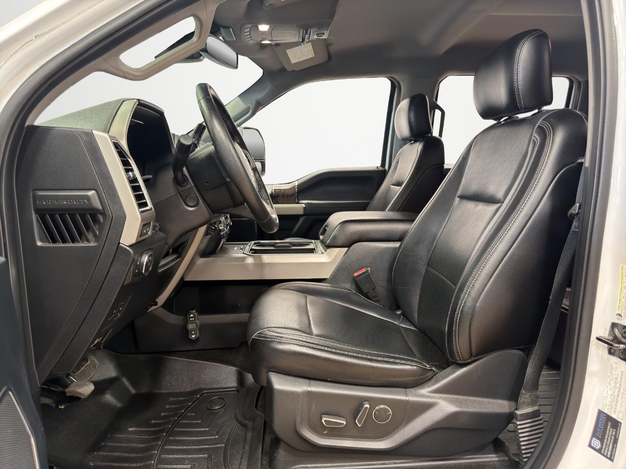 Ford Super Duty F-350 DRW SuperCab 162" WB Lariat 4WD 2018