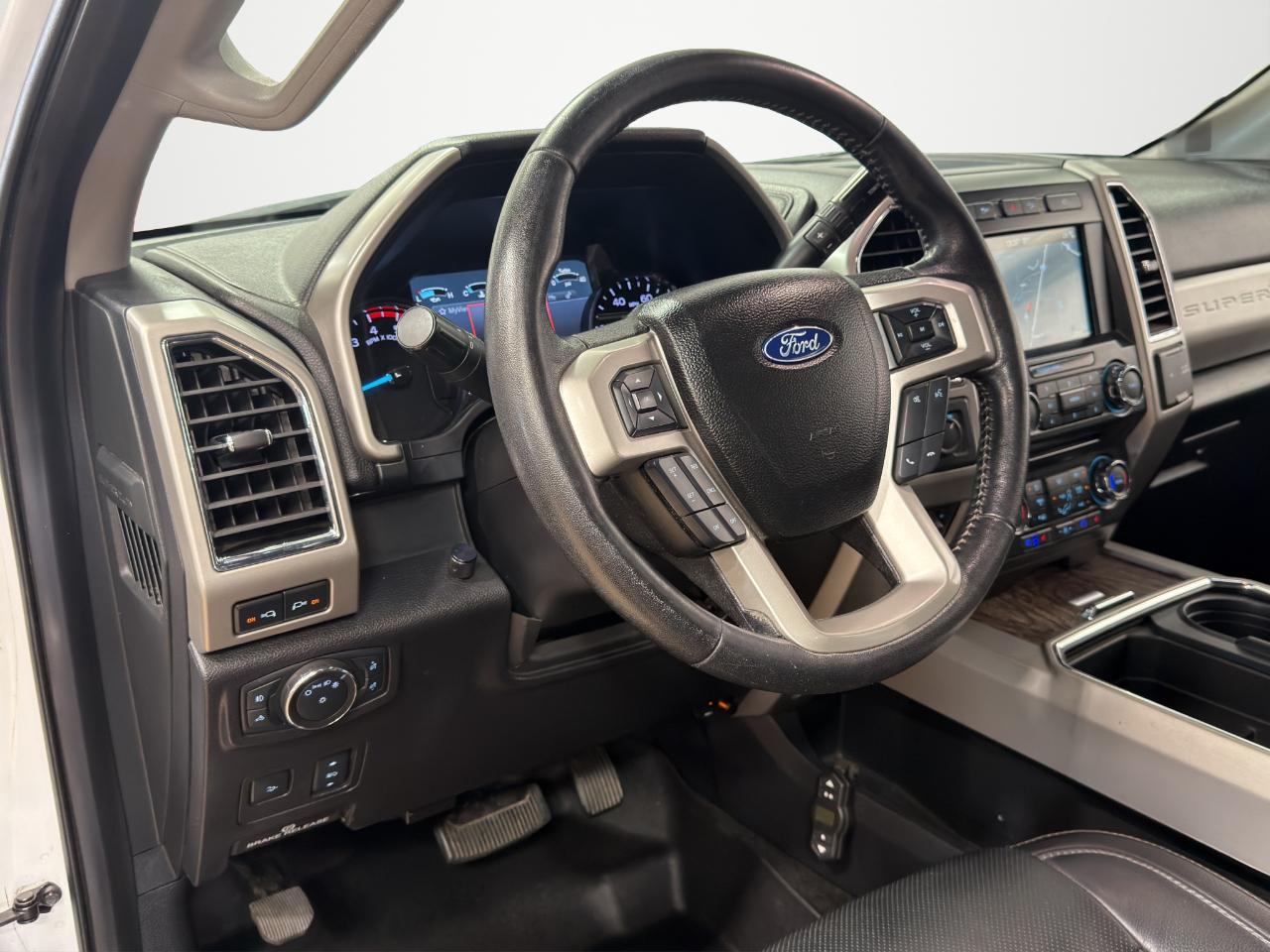Ford Super Duty F-350 DRW SuperCab 162" WB Lariat 4WD 2018