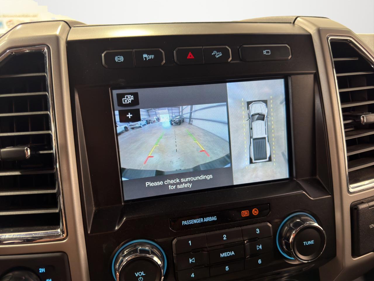 Ford Super Duty F-350 DRW SuperCab 162" WB Lariat 4WD 2018