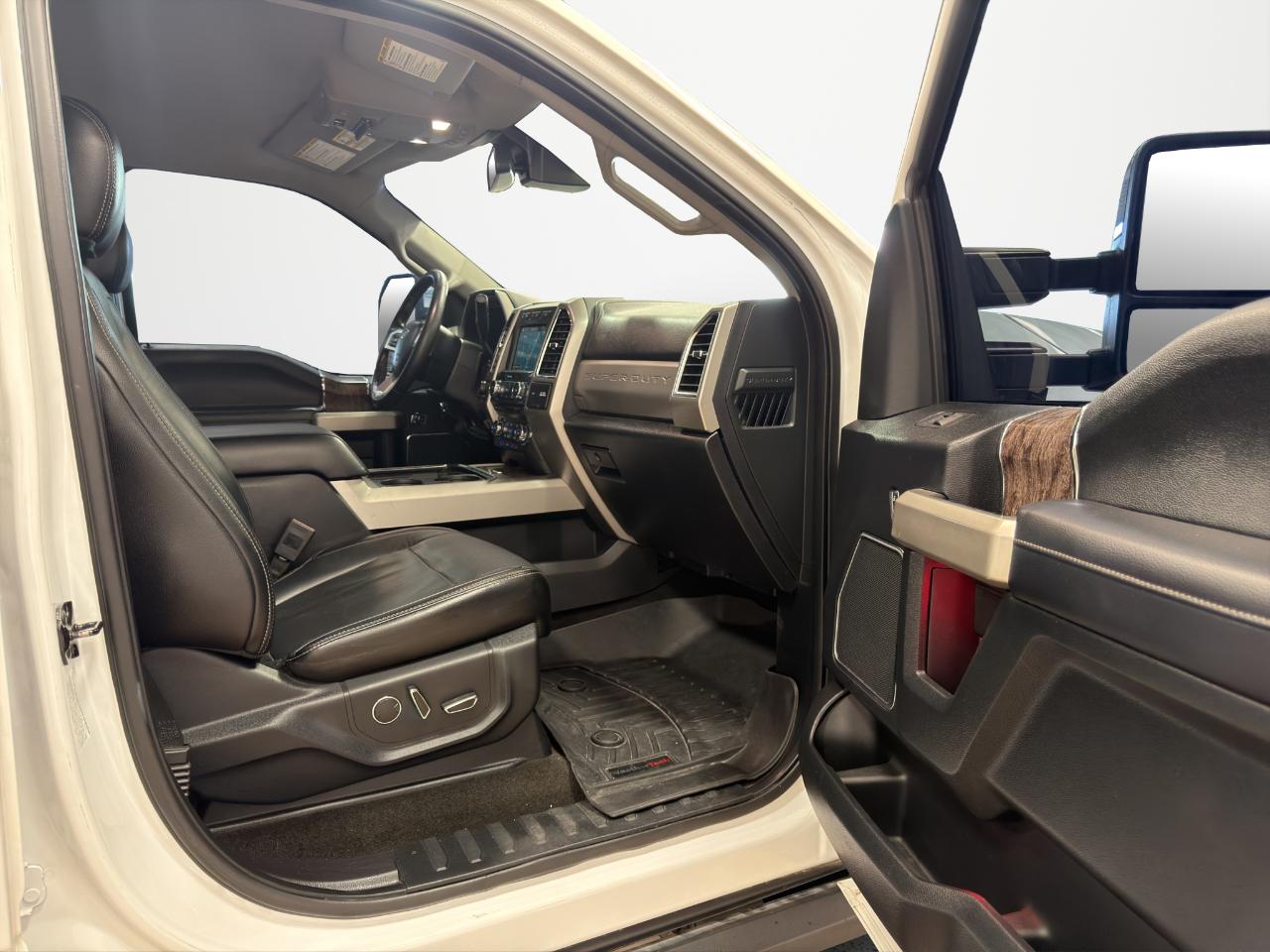 Ford Super Duty F-350 DRW SuperCab 162" WB Lariat 4WD 2018