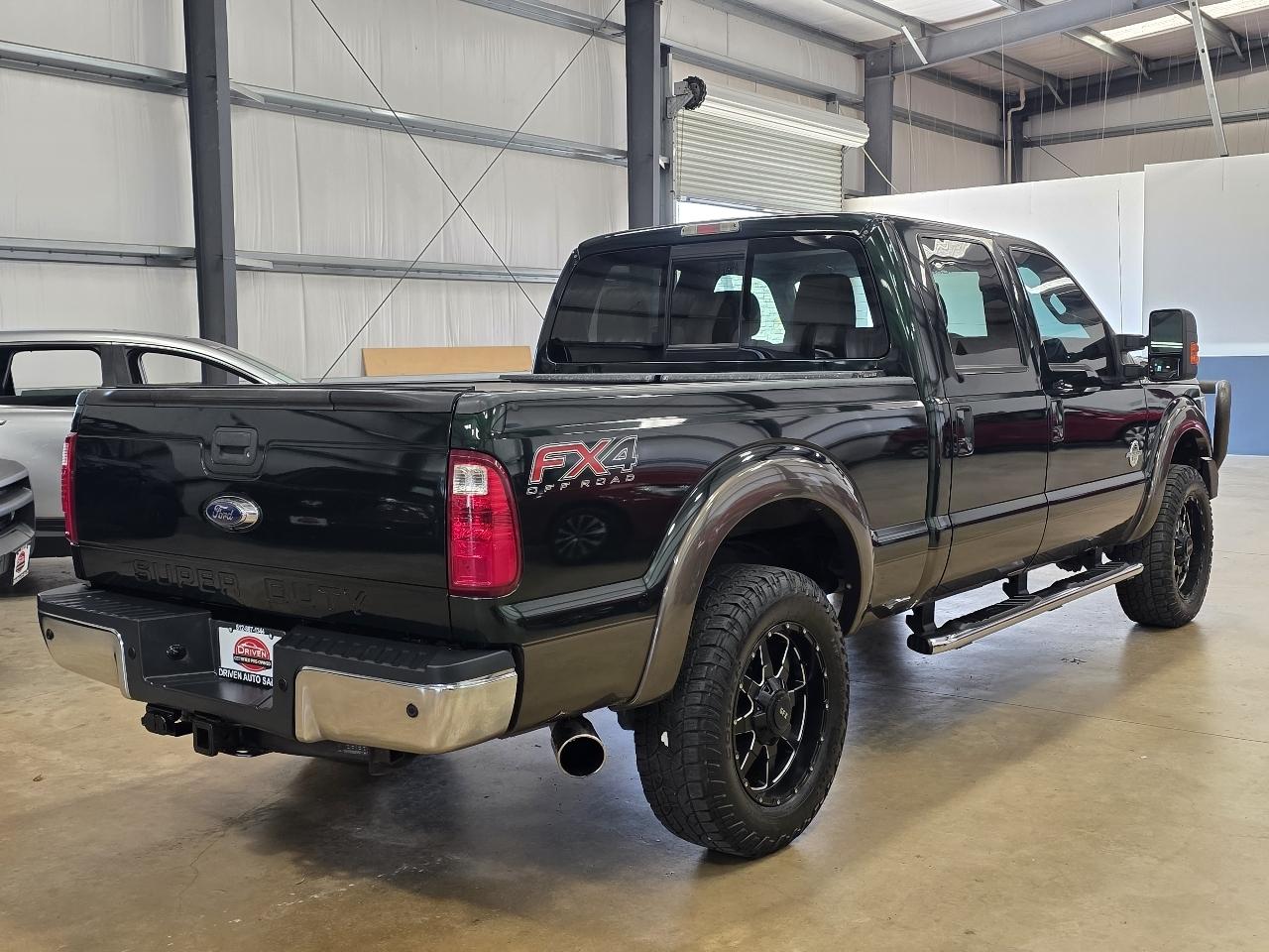 Ford Super Duty F-250 SRW Lariat 4WD Crew Cab 6.75' Box 2015