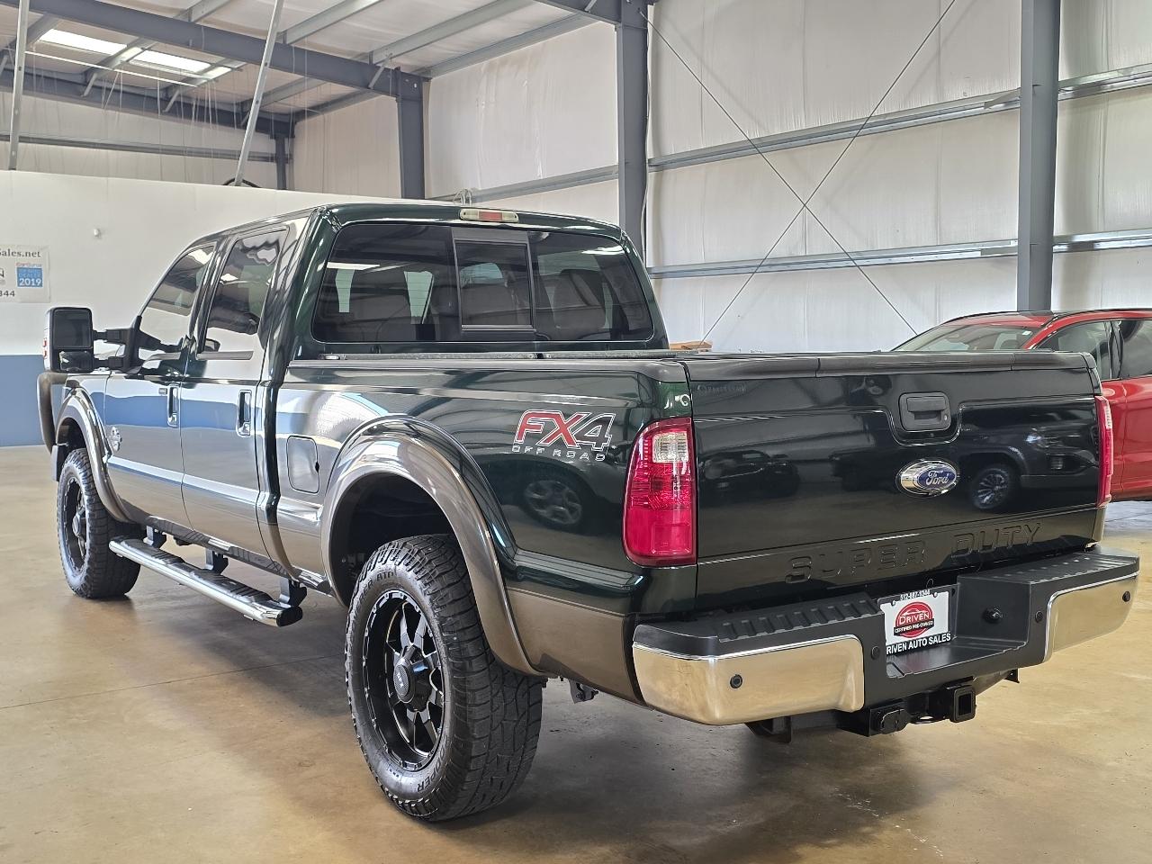Ford Super Duty F-250 SRW Lariat 4WD Crew Cab 6.75' Box 2015