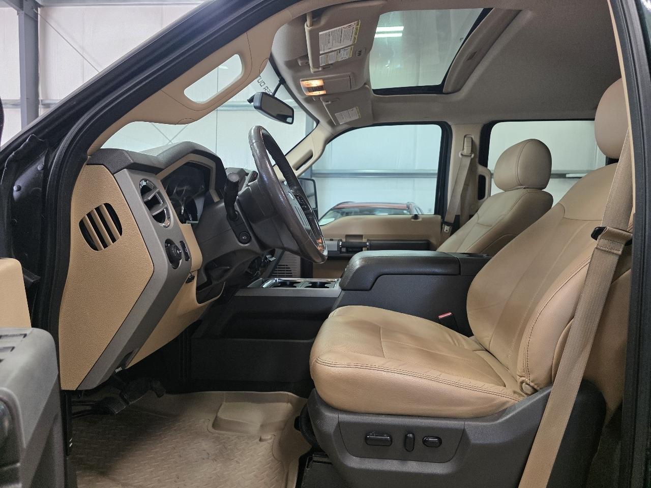 Ford Super Duty F-250 SRW Lariat 4WD Crew Cab 6.75' Box 2015