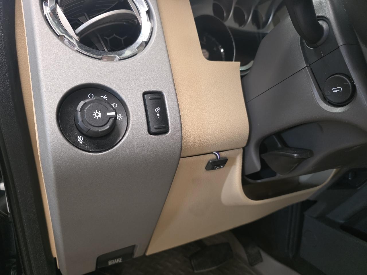 Ford Super Duty F-250 SRW Lariat 4WD Crew Cab 6.75' Box 2015