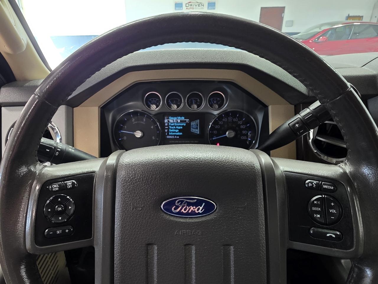 Ford Super Duty F-250 SRW Lariat 4WD Crew Cab 6.75' Box 2015