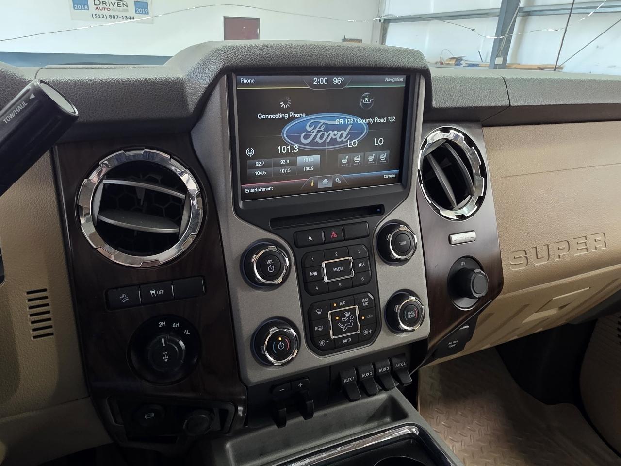 Ford Super Duty F-250 SRW Lariat 4WD Crew Cab 6.75' Box 2015