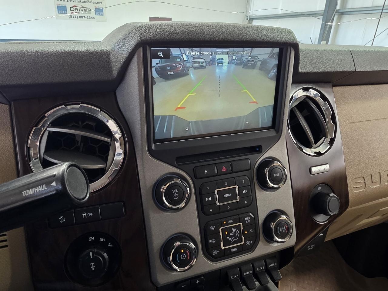 Ford Super Duty F-250 SRW Lariat 4WD Crew Cab 6.75' Box 2015