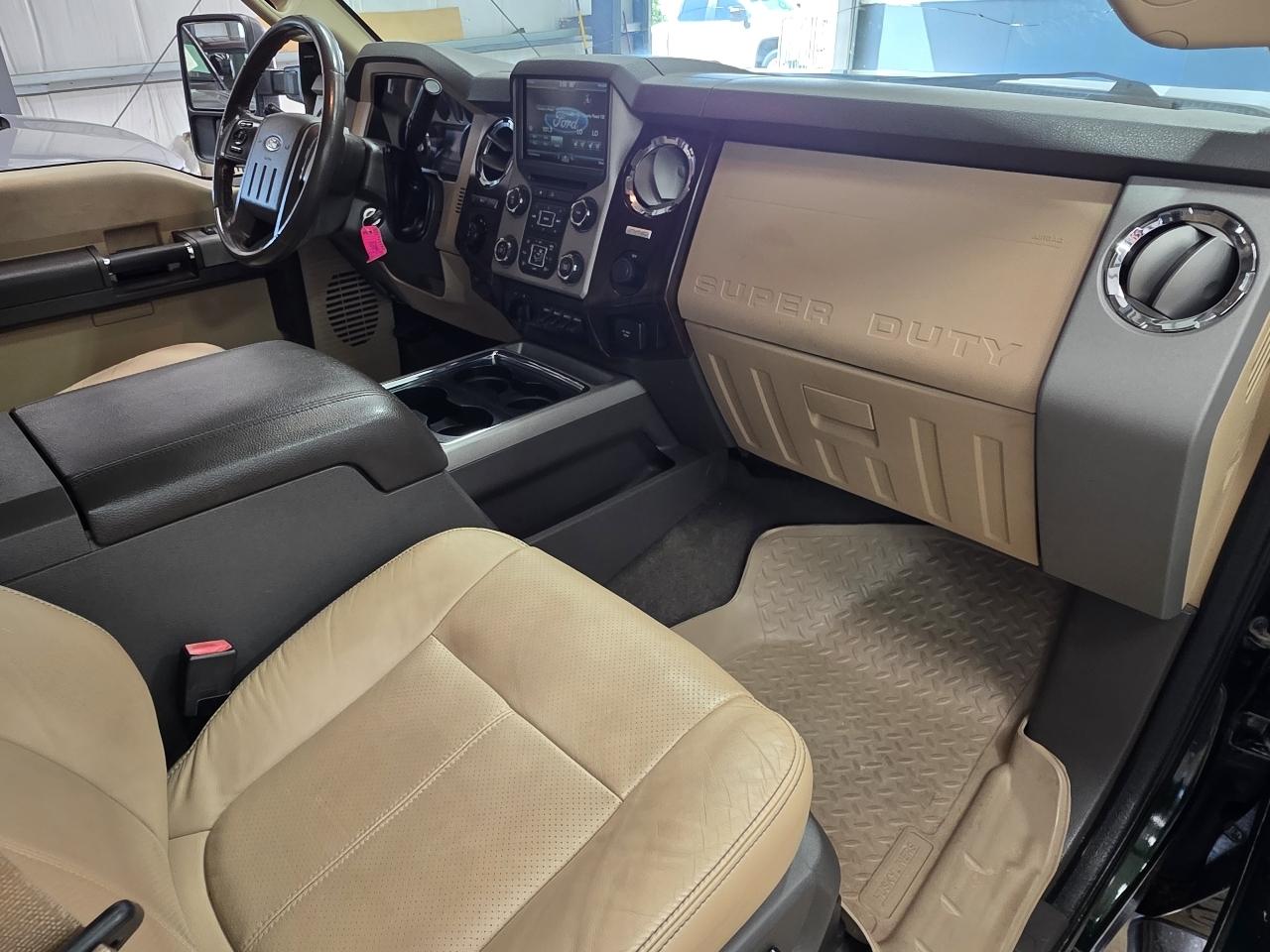 Ford Super Duty F-250 SRW Lariat 4WD Crew Cab 6.75' Box 2015