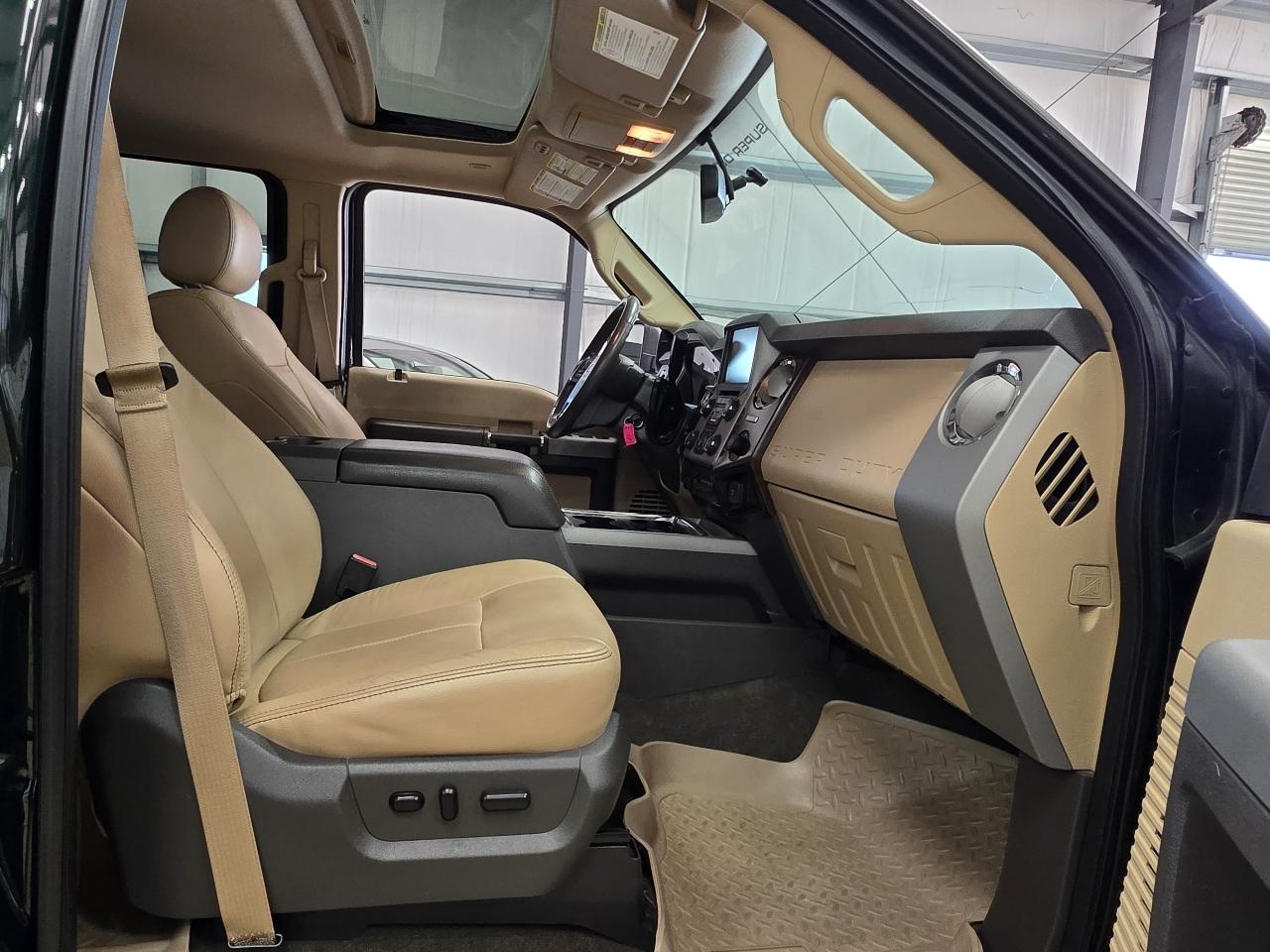 Ford Super Duty F-250 SRW Lariat 4WD Crew Cab 6.75' Box 2015