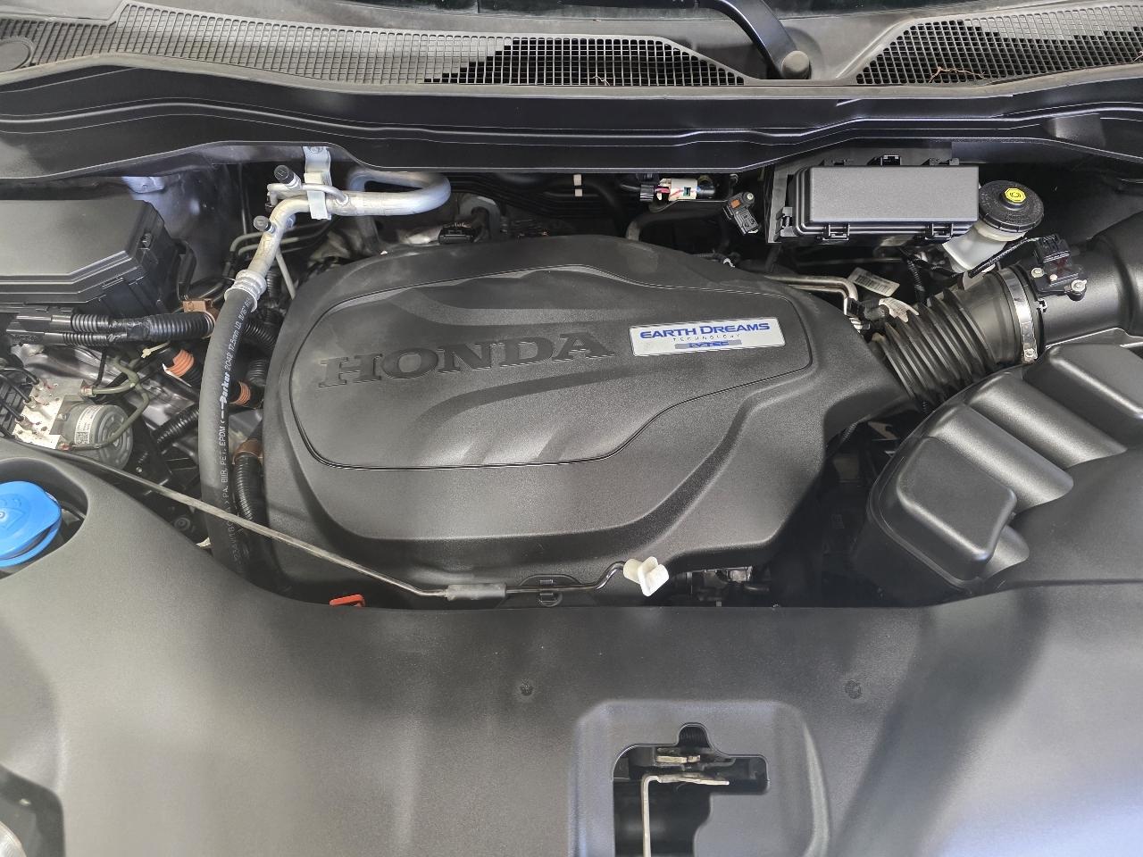 Honda Pilot 2WD 4dr Touring w/RES & Navi 2016