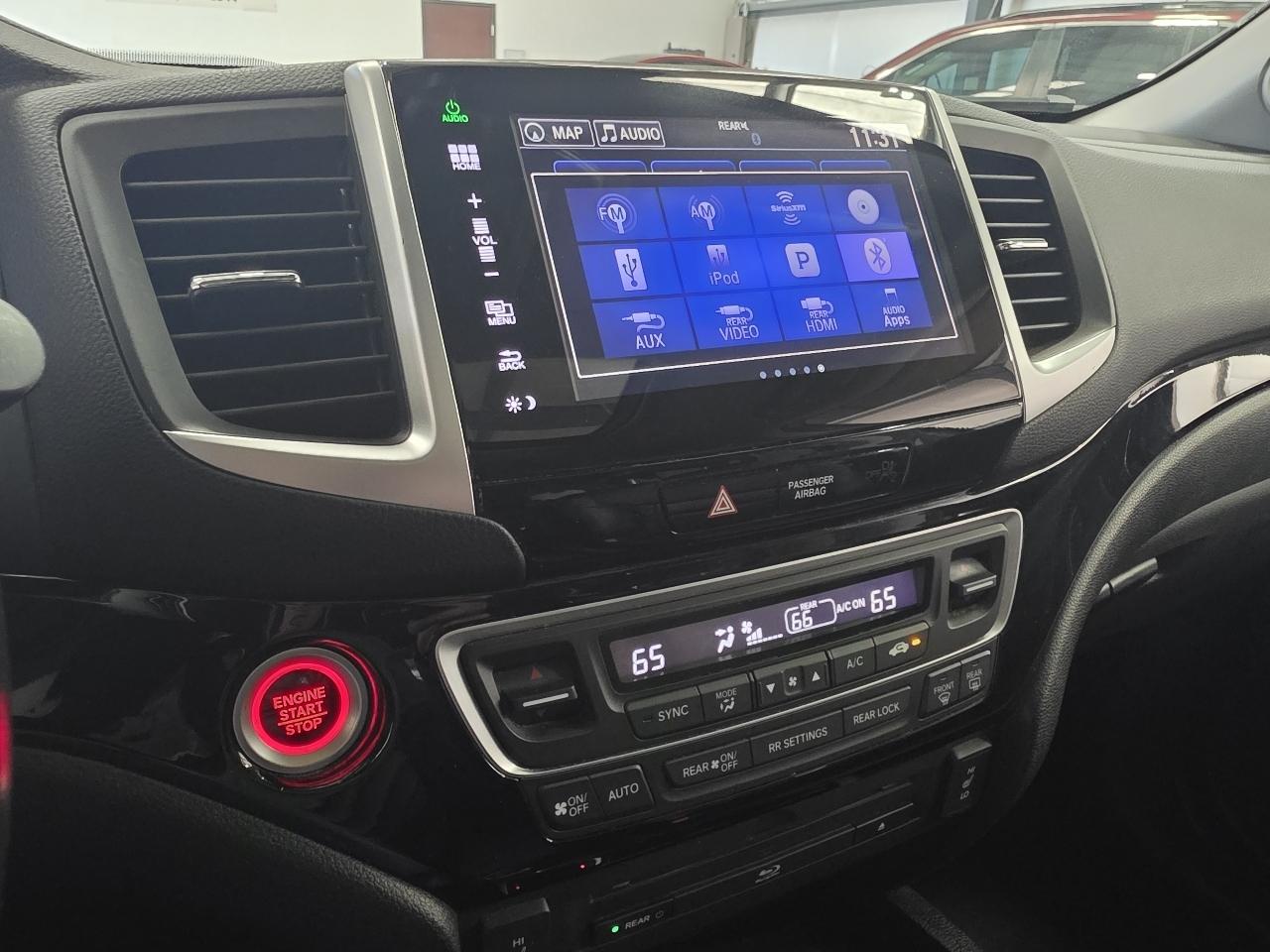 Honda Pilot 2WD 4dr Touring w/RES & Navi 2016
