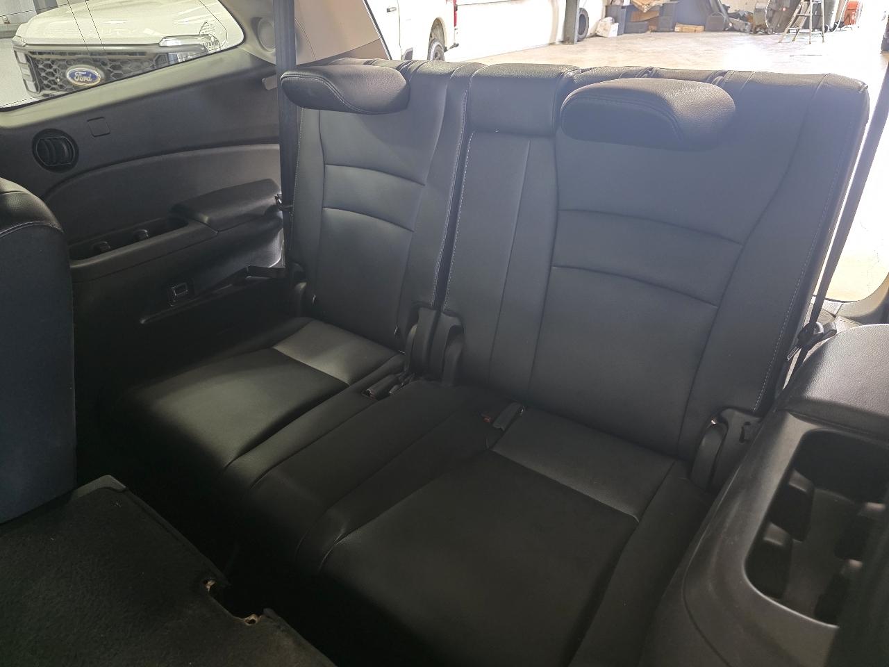 Honda Pilot 2WD 4dr Touring w/RES & Navi 2016