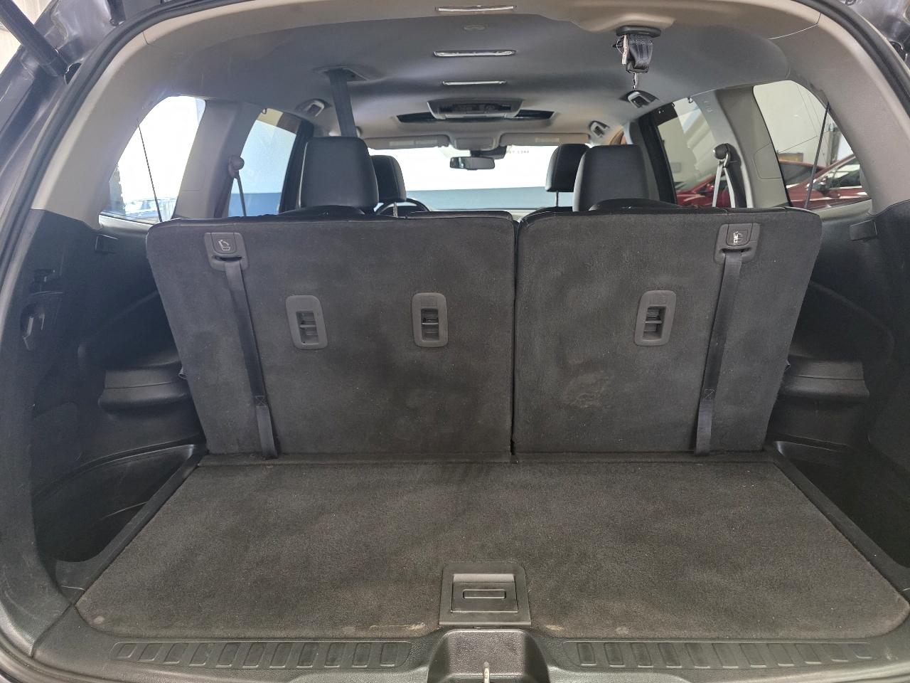 Honda Pilot 2WD 4dr Touring w/RES & Navi 2016