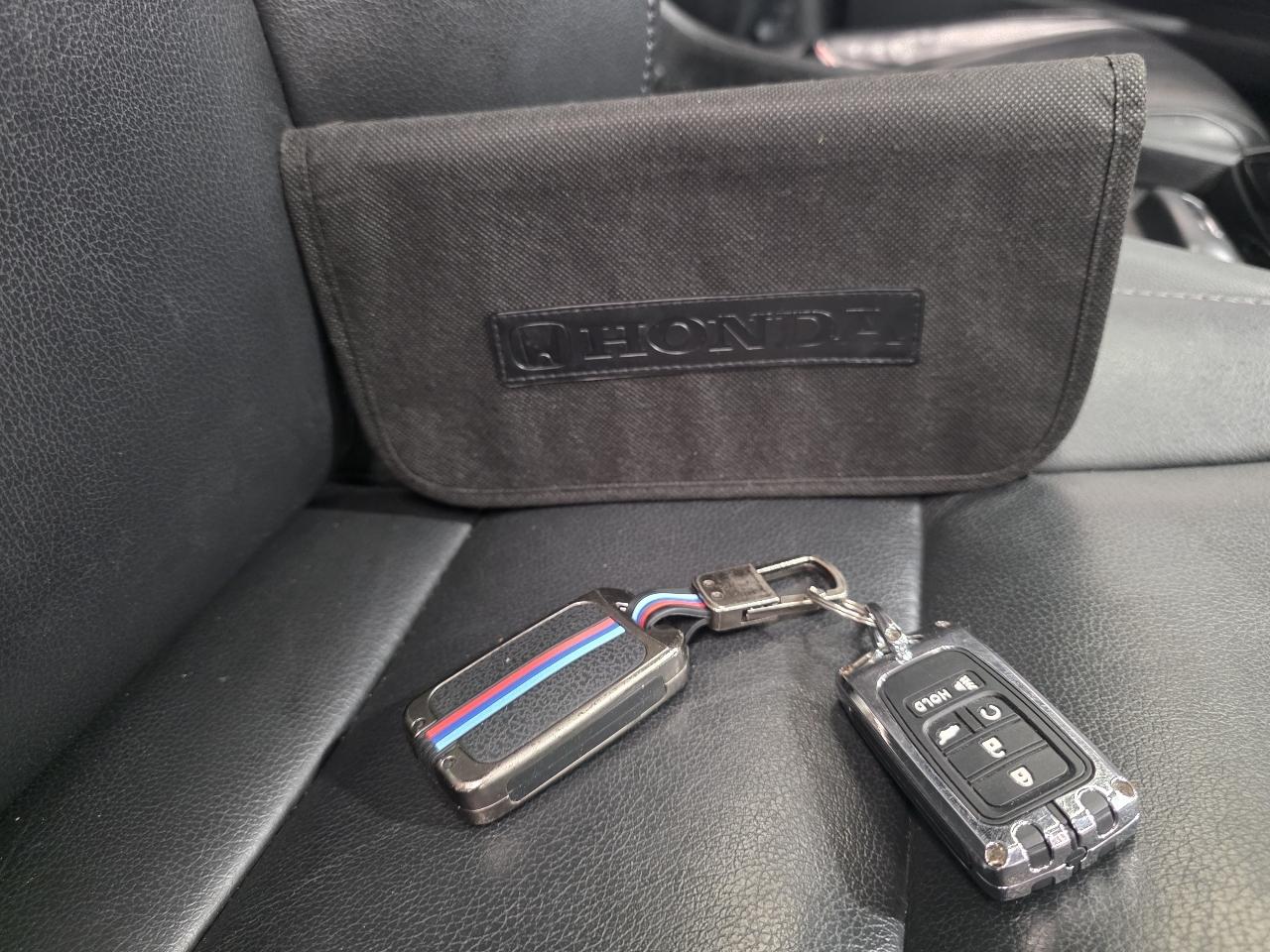 Honda Pilot 2WD 4dr Touring w/RES & Navi 2016