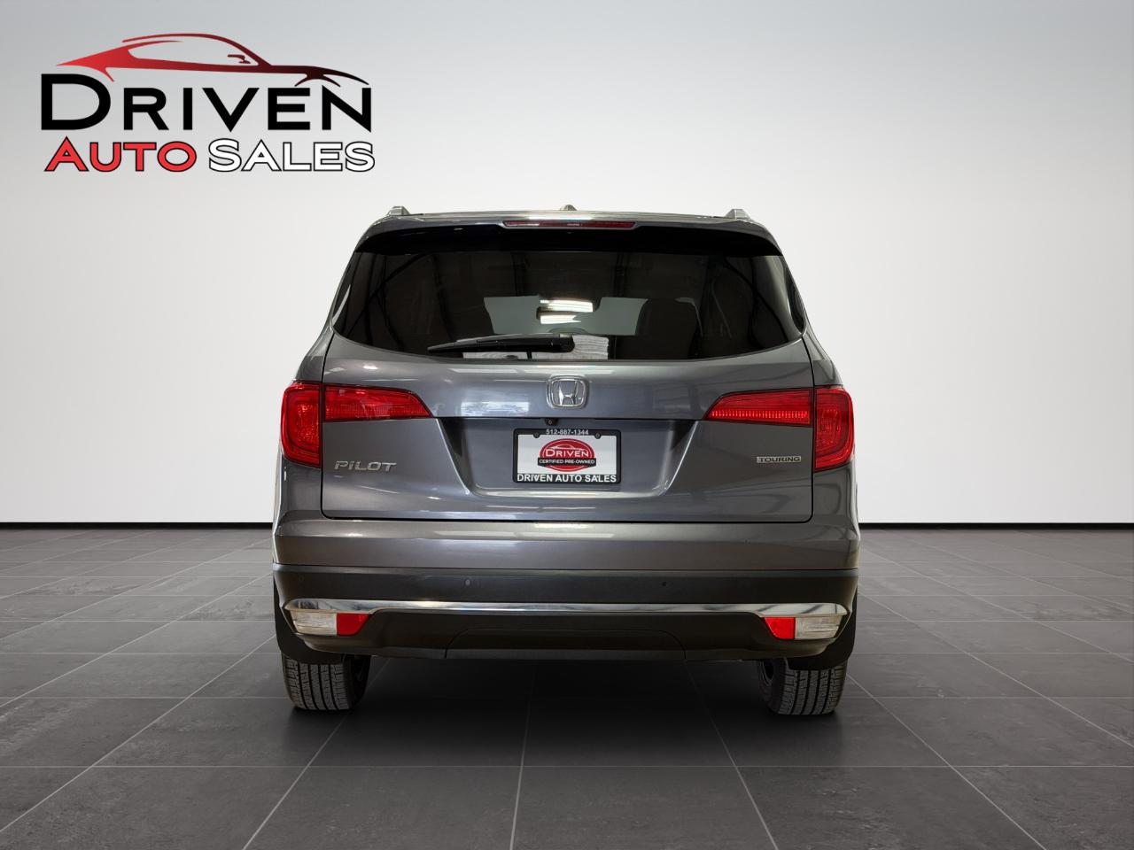 Honda Pilot 2WD 4dr Touring w/RES & Navi 2016