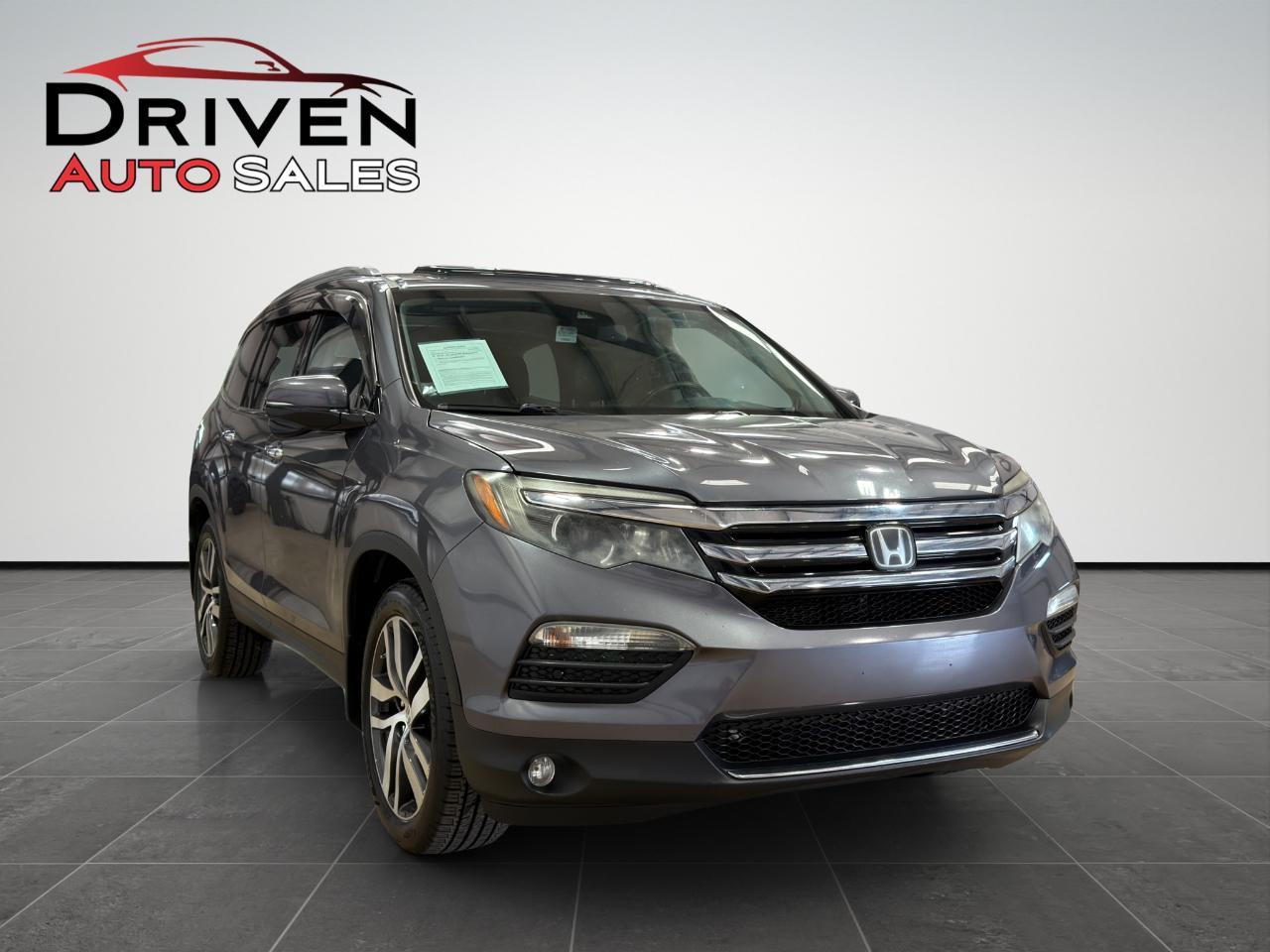 Honda Pilot 2WD 4dr Touring w/RES & Navi 2016