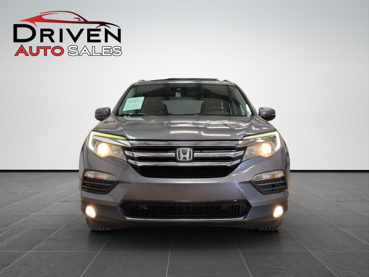 Honda Pilot 2WD 4dr Touring w/RES & Navi 2016