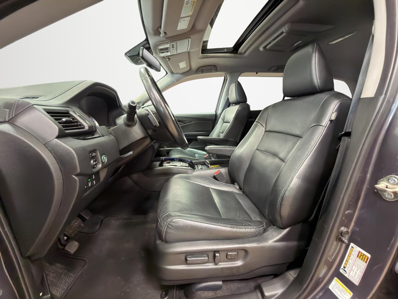 Honda Pilot 2WD 4dr Touring w/RES & Navi 2016
