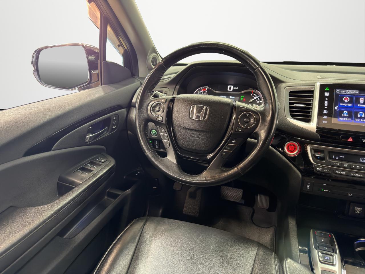 Honda Pilot 2WD 4dr Touring w/RES & Navi 2016