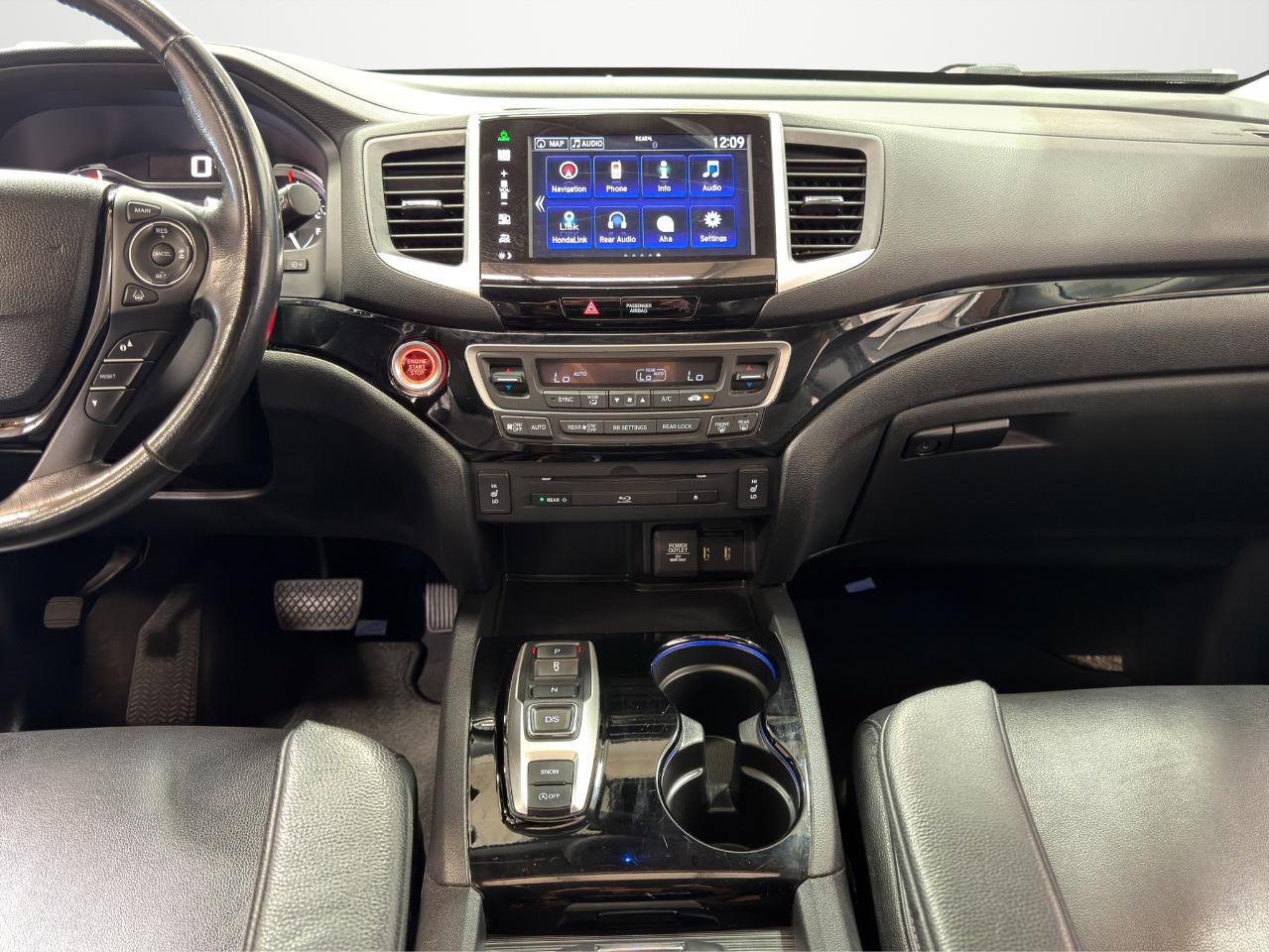 Honda Pilot 2WD 4dr Touring w/RES & Navi 2016
