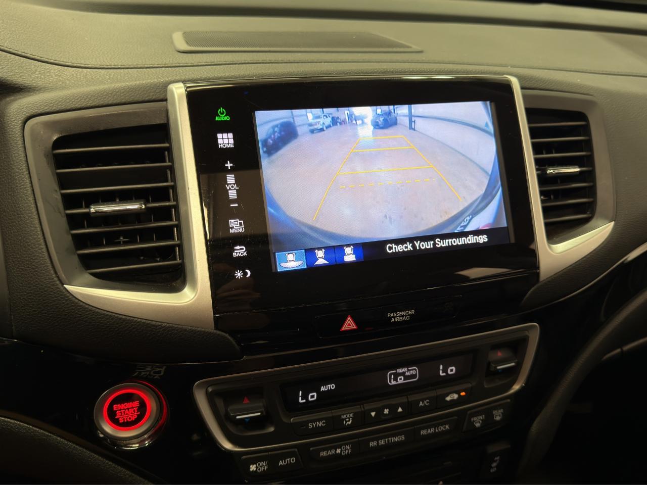 Honda Pilot 2WD 4dr Touring w/RES & Navi 2016
