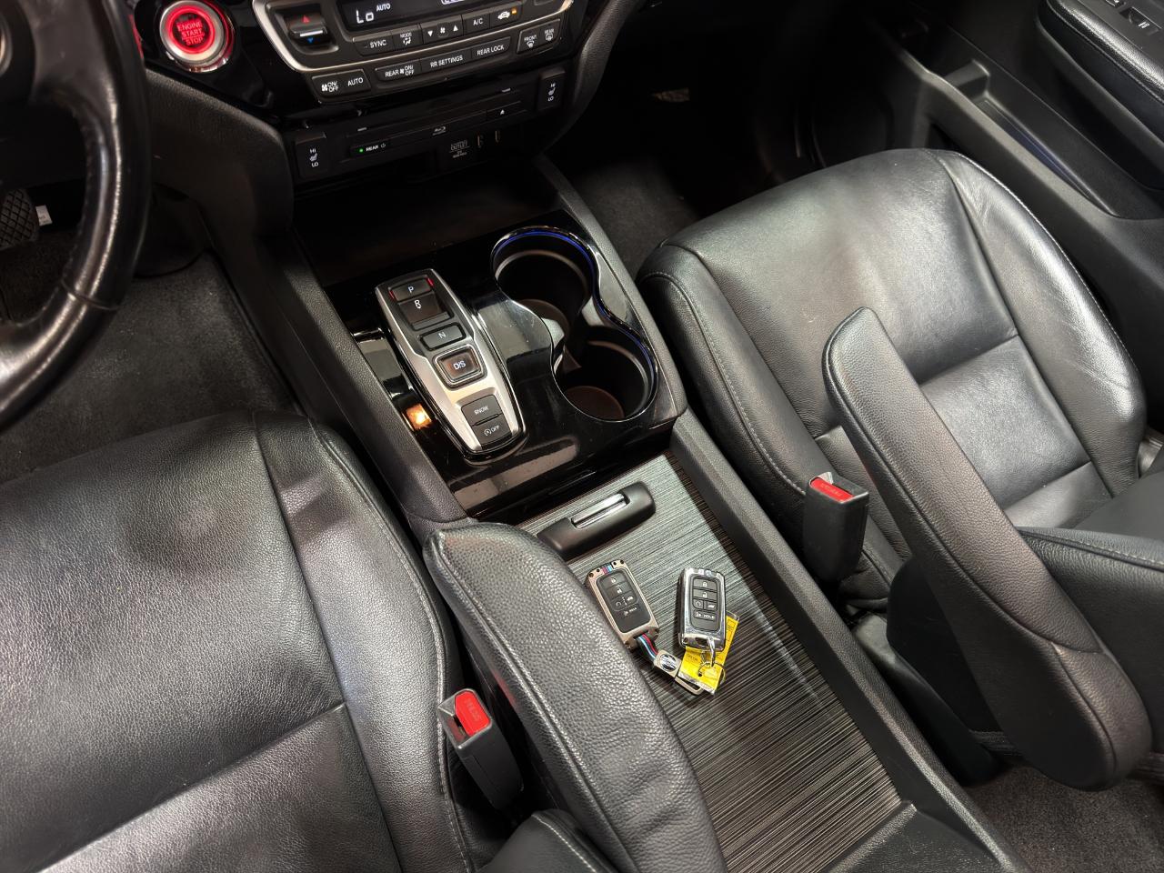 Honda Pilot 2WD 4dr Touring w/RES & Navi 2016