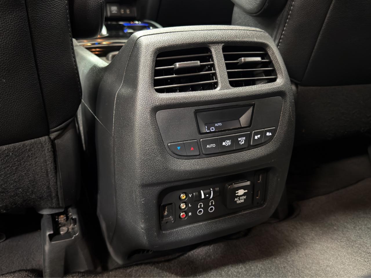 Honda Pilot 2WD 4dr Touring w/RES & Navi 2016