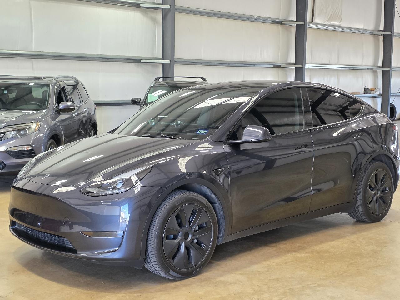 Tesla Model Y Long Range AWD *Ltd Avail* 2025