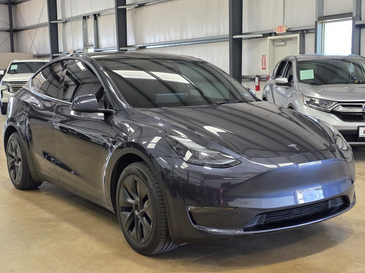 Tesla Model Y Long Range AWD *Ltd Avail* 2025