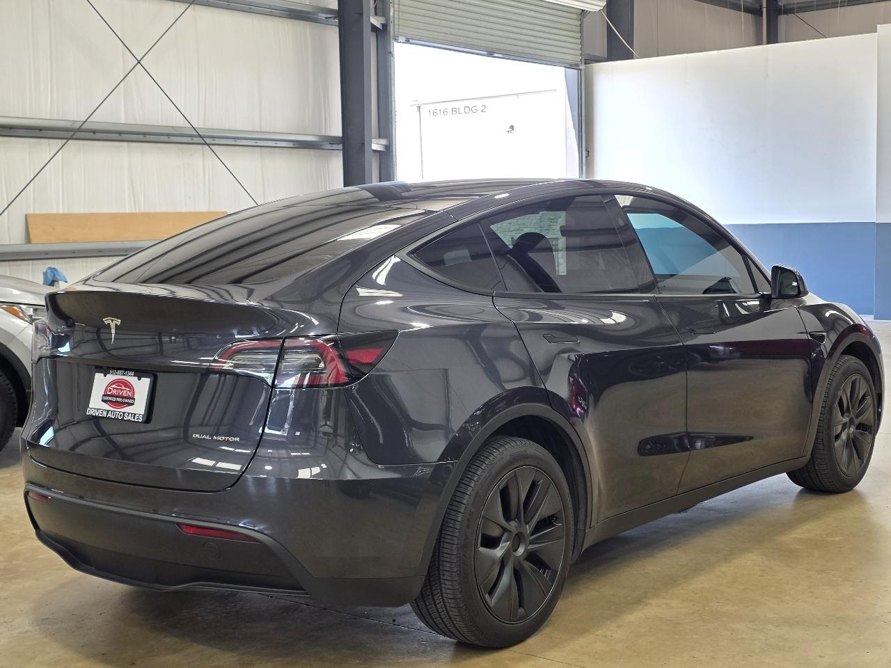 Tesla Model Y Long Range AWD *Ltd Avail* 2025