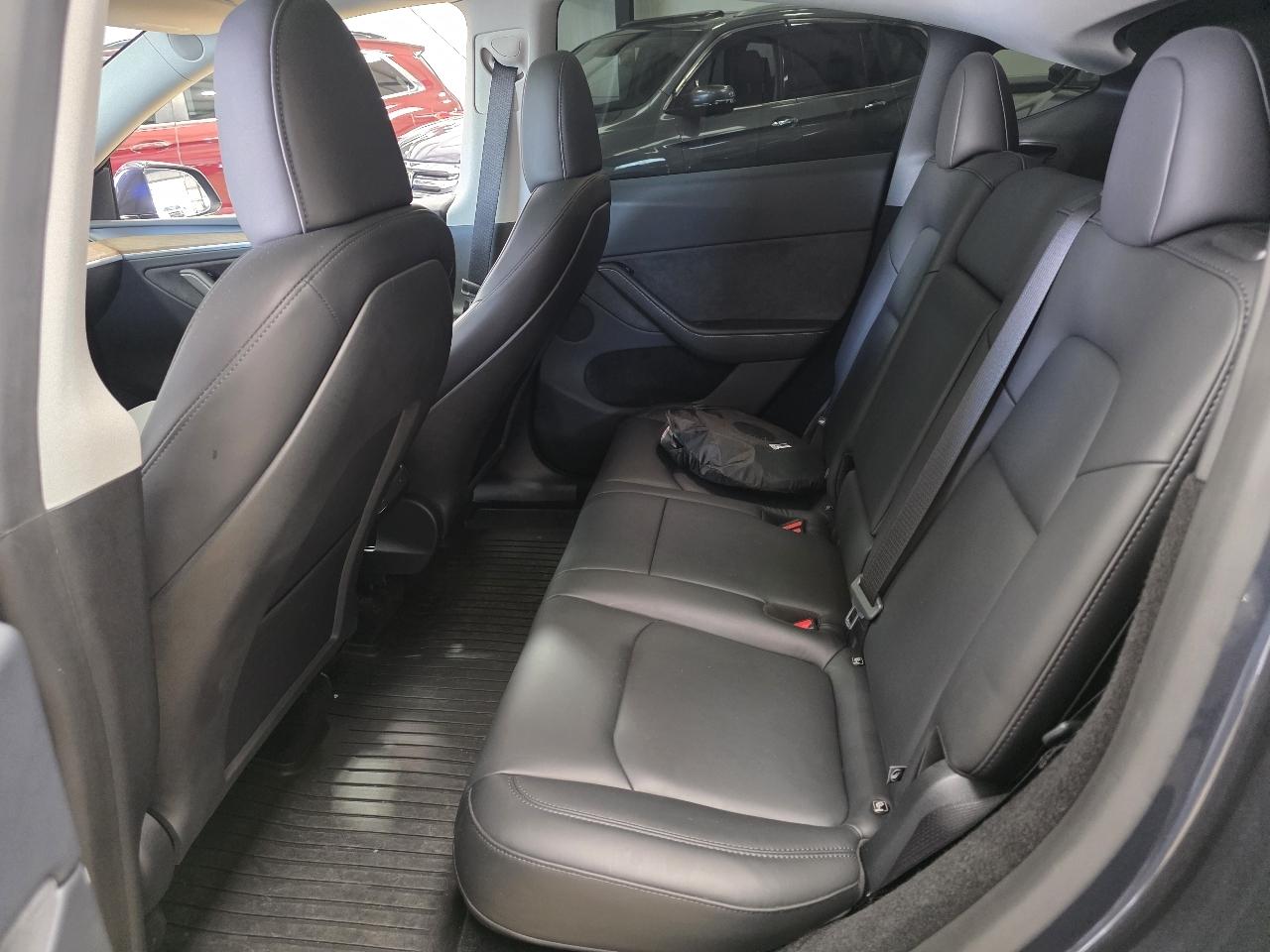 Tesla Model Y Long Range AWD *Ltd Avail* 2025