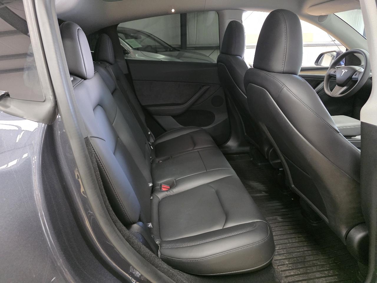 Tesla Model Y Long Range AWD *Ltd Avail* 2025