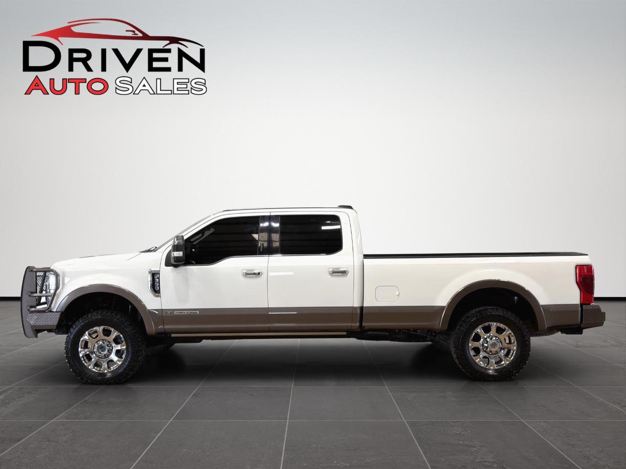 2022 Ford Super Duty F-350 SRW King Ranch 4WD Crew Cab 8' Box