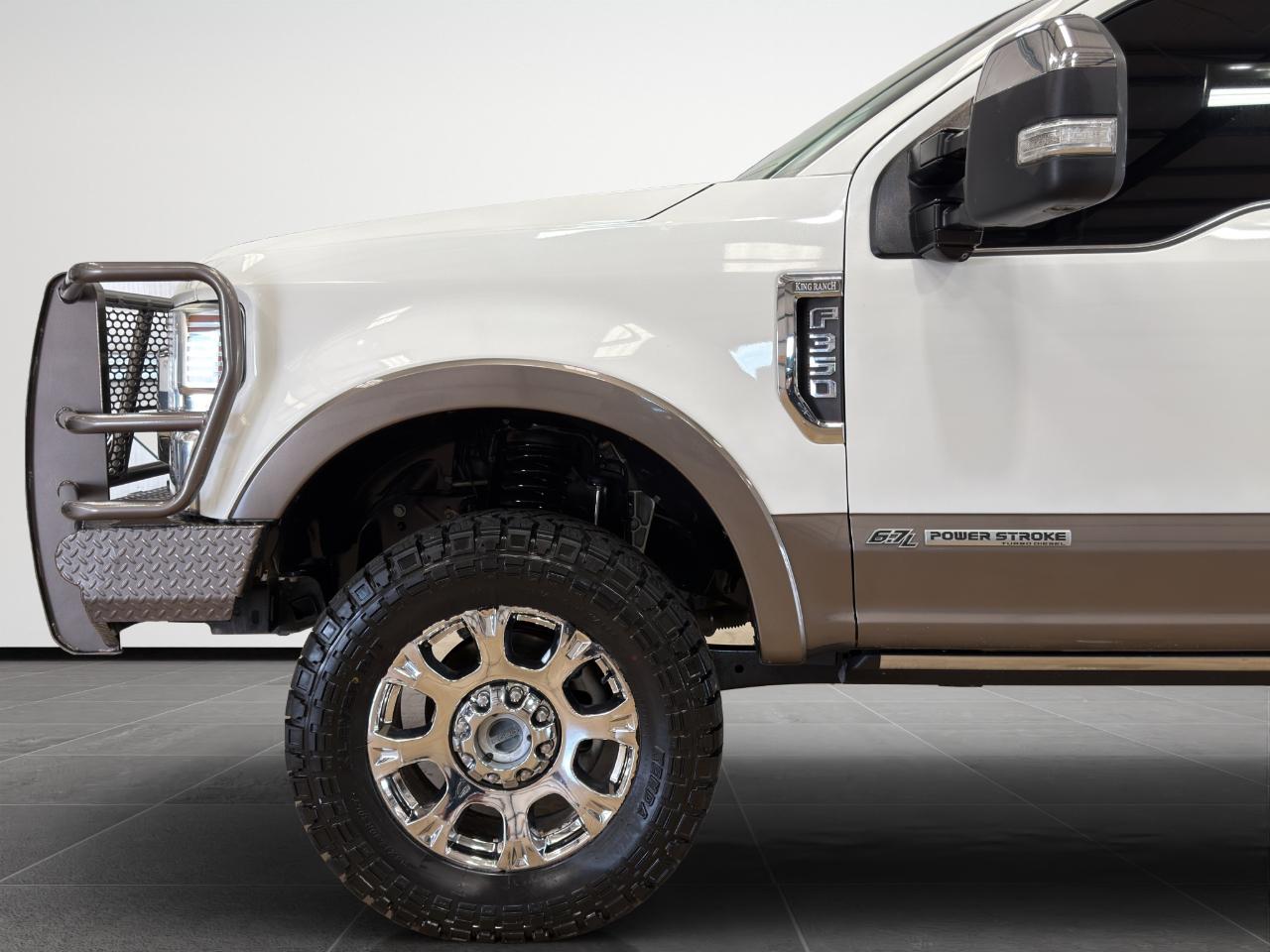 Ford Super Duty F-350 SRW King Ranch 4WD Crew Cab 8' Box 2022
