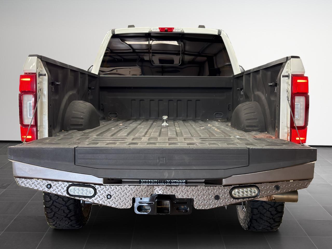 Ford Super Duty F-350 SRW King Ranch 4WD Crew Cab 8' Box 2022
