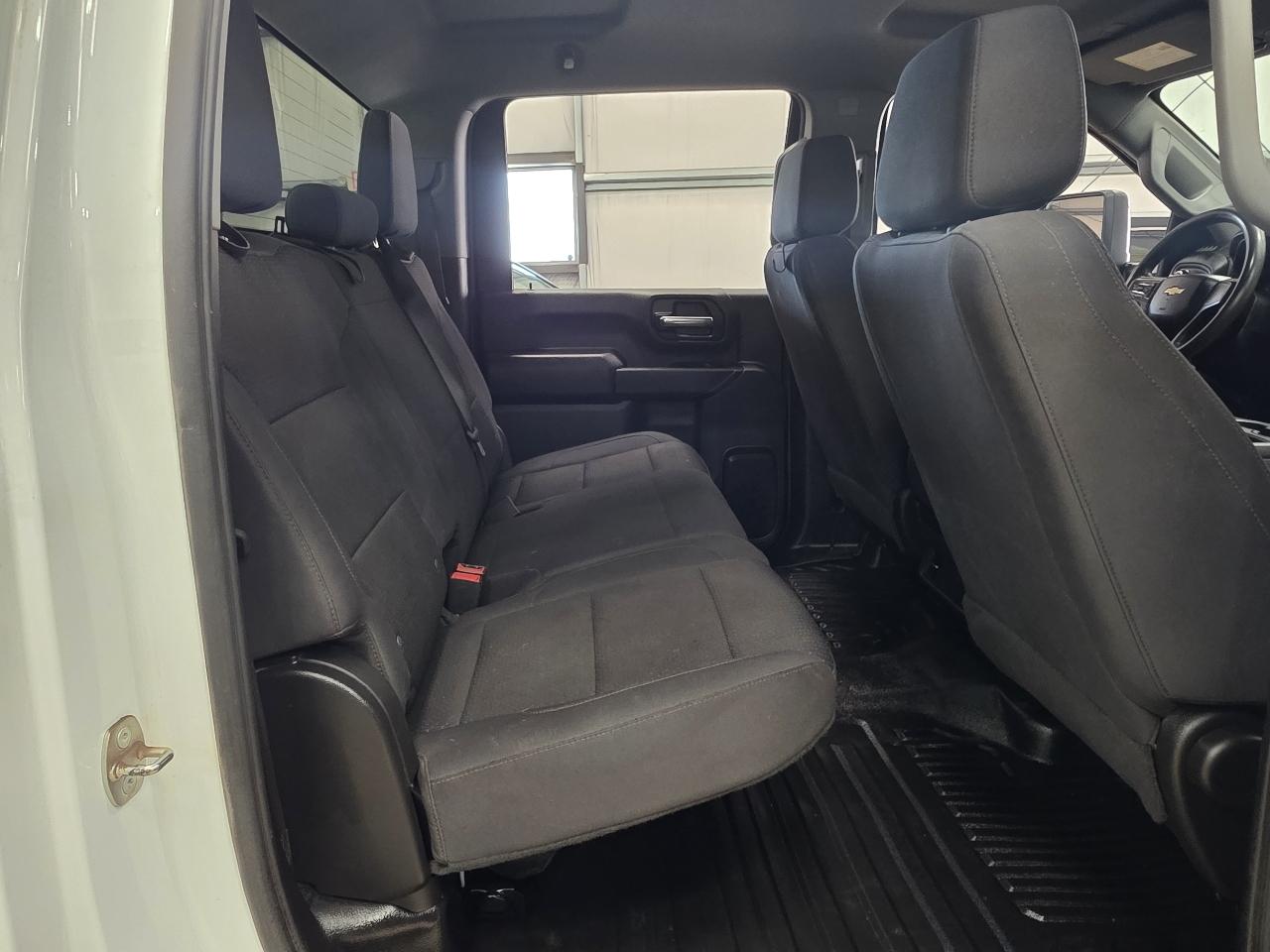 Chevrolet Silverado 3500HD 4WD Crew Cab 172" Work Truck 2024