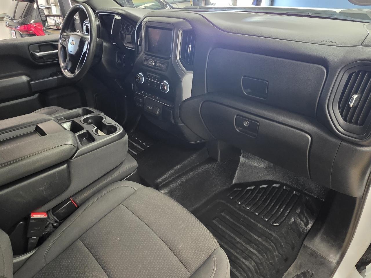Chevrolet Silverado 3500HD 4WD Crew Cab 172" Work Truck 2024