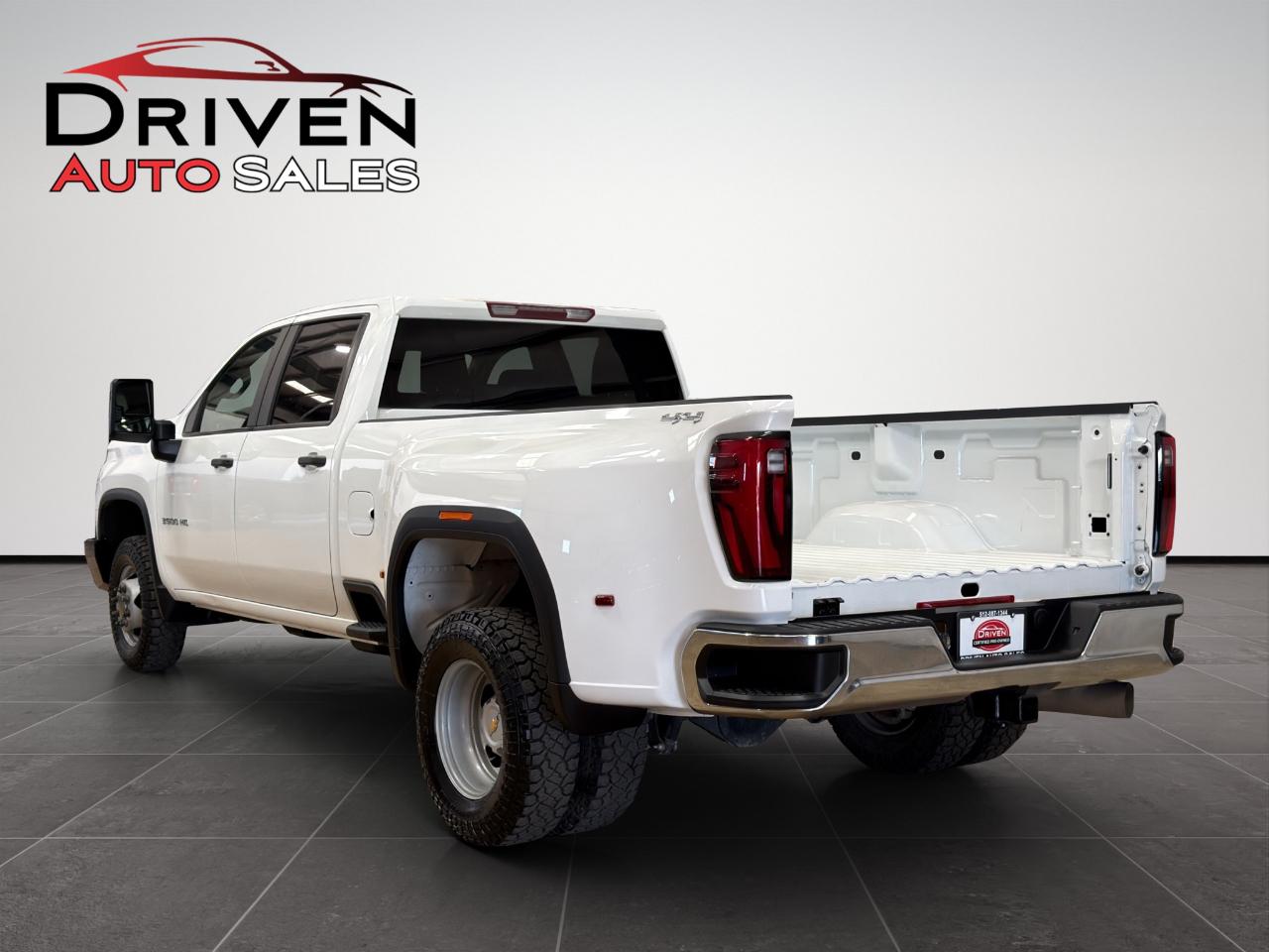 Chevrolet Silverado 3500HD 4WD Crew Cab 172" Work Truck 2024