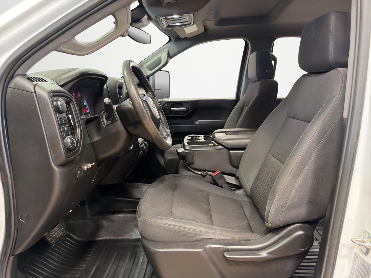 Chevrolet Silverado 3500HD 4WD Crew Cab 172" Work Truck 2024