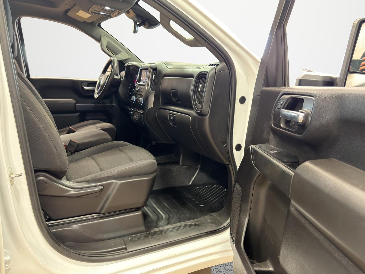 Chevrolet Silverado 3500HD 4WD Crew Cab 172" Work Truck 2024