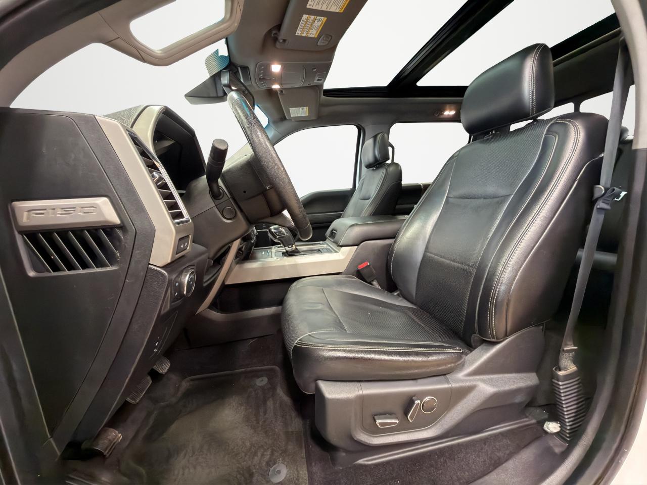 Ford F-150 4WD SuperCrew 145" Lariat 2016