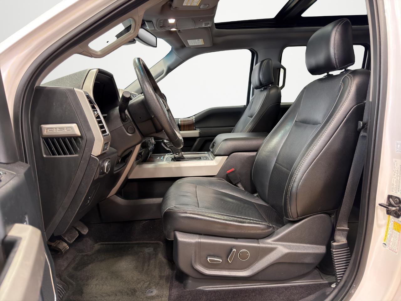 Ford F-150 4WD SuperCrew 145" Lariat 2016